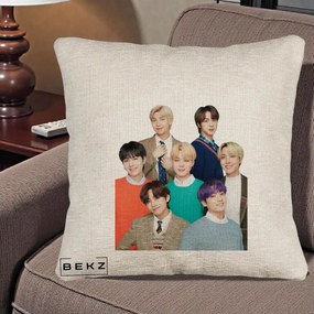 Perna Personalizata K-pop BTS Fotografie Grup Tinute Elegante, 40x40 cm, Bej Canapea, Husa Detasabila, Perna Inclusa, BEKZ®