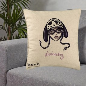 Perna Personalizata Wednesday Addams cu Caine Dalmatian, 40x40 cm, Bej, Husa Detasabila, Perna Inclusa, BEKZ®