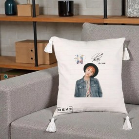 Perna Personalizata K-pop BTS Suga par Portocaliu Palarie Autograf, 40x40 cm, Bej cu Franjuri, Husa Detasabila, Perna Inclusa, BEKZ®