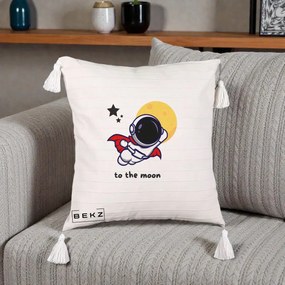 Perna Decorativa Astronaut To The Moon, 40x40 cm, Bej cu Franjuri, Husa Detasabila, Perna Inclusa, BEKZ®