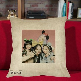 Perna Personalizata K-pop BLACKPINK Accesorii Haioase, 40x40 cm, Crem, Husa Detasabila, Perna Inclusa, BEKZ®