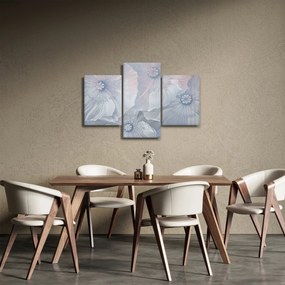 Tablou - Flori albastre pe perete (90x60 cm)