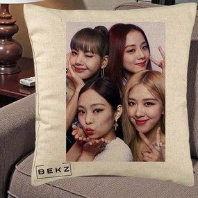 Perna Personalizata K-pop BLACKPINK Foto Grup Selfie 4 Membre, 40x40 cm, Bej, Husa Detasabila, Perna Inclusa, BEKZ®