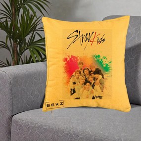 Perna Personalizata K-pop Stray Kids cu Splash Multicolor, 40x40 cm, Galben, Husa Detasabila, Perna Inclusa, BEKZ®