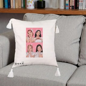 Perna Personalizata K-pop BLACKPINK Colaj Roz, 40x40 cm, Bej cu Franjuri, Husa Detasabila, Perna Inclusa, BEKZ®