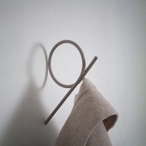 Cârlig taupe de montat pe perete din metal Tuba L – Spinder Design