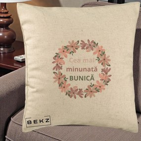 Cadou pentru Bunica - Perna Personalizata Cea Mai Minunata Bunica Coronita Flori Roz, 40x40 cm, Bej, Husa Detasabila, Perna Inclusa, BEKZ®
