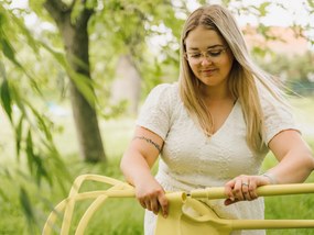 Set 4 bucati scaune din plastic KATO gri deschis