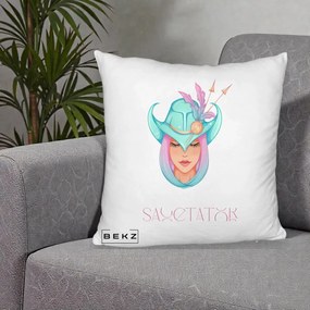 Perna Personalizata Zodiac Sagetator Cowgirl, 40x40 cm, Alb Pufos, Husa Detasabila, Perna Inclusa, BEKZ®