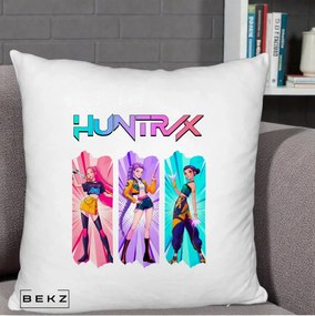 Perna Personalizata K-pop HUNTRX Trio cu Pisica in Benzi, 40x40 cm, Alb Pufos, Husa Detasabila, Perna Inclusa, BEKZ®