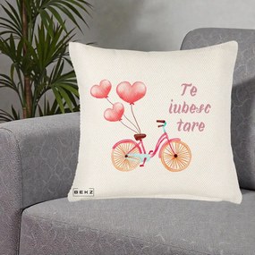 Perna Decorativa Te Iubesc Tare cu Bicicleta Roz si Baloane Inima, 40x40 cm, Crem Reliefat, Husa Detasabila, Perna Inclusa, BEKZ®