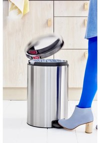 Coș cu pedală Brabantia NewIcon 649046, 20 l, închidere lină, bază antiderapantă, rezistent la amprente, Inox/Mate