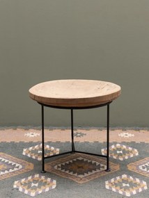 Măsuță laterală rotundă din lemn de acacia și metal, natur, cu blat scobit și trepied negru, 46 x 55 cm, „Surma”