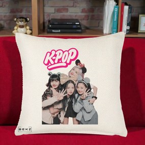 Perna Personalizata BLACKPINK K-Pop Grup Pozitii Amuzante, 40x40 cm, Crem Reliefat, Husa Detasabila, Perna Inclusa, BEKZ®