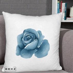 Perna Decorativa Trandafir Albastru Acuarela, 40x40 cm, Alb Pufos, Husa Detasabila, Perna Inclusa, BEKZ®
