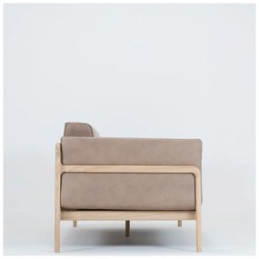 Canapea din piele bovină cu structură din lemn masiv de stejar Gazzda Fawn, 210 cm, maro deschis