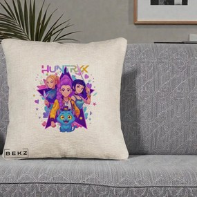 Perna Personalizata K-pop HUNTRX Trio cu Pisica Stele, 40x40 cm, Bej Canapea, Husa Detasabila, Perna Inclusa, BEKZ®