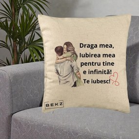 Cadou pentru Iubita - Perna Personalizata Draga Mea Iubirea Mea Infinita Te Iubesc cu Cuplu Acuarela, 40x40 cm, Bej, Husa Detasabila, Perna Inclusa, BEKZ®