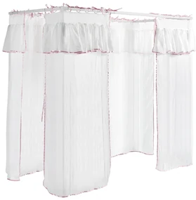 Această combinație AMORI în alb constă dintr-un pat cu baldachin (90 x 200 cm) cu setul de textile asortat, o noptieră și un dulap cu 2 uși.