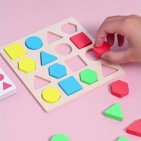 Jucărie din lemn de construit și de potrivit forme cu cărți