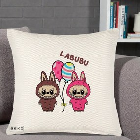 Perna Personalizata Labubu Cuplu cu Baloane, 40x40 cm, Crem Reliefat, Husa Detasabila, Perna Inclusa, BEKZ®