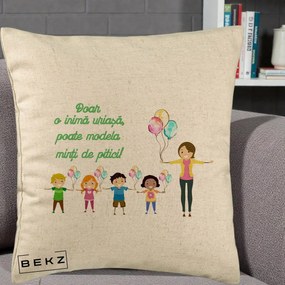 Cadou pentru Educatoare - Perna Personalizata Doar o Inima Uriasa poate Modela Minti de Pitici cu Educatoare si Baloane, 40x40 cm, Bej, Husa Detasabila, Perna Inclusa, BEKZ®
