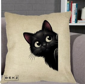 Perna Decorativa Pisica Neagra Dragalasa Curioasa, 40x40 cm, Crem, Husa Detasabila, Perna Inclusa, BEKZ®