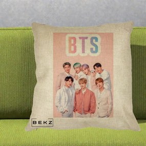 Perna Personalizata K-pop BTS Foto Grup cu BTS si Fond Roz Pastel, 40x40 cm, Crem, Husa Detasabila, Perna Inclusa, BEKZ®