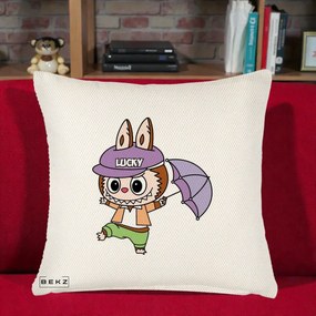 Perna Personalizata Labubu Lucky cu Umbrela, 40x40 cm, Crem Reliefat, Husa Detasabila, Perna Inclusa, BEKZ®