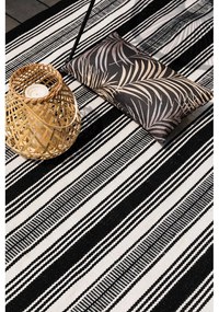 Covor reversibil pentru exterior din plastic reciclat Green Decore Zambezi, 80 x 180 cm, alb-negru