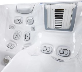 Minipiscina jacuzzi 3 persoane 32 jeturi hidromasaj, WiFi, sistem audio, 160 x 215 cm, Wellis Teide Life Deluxe