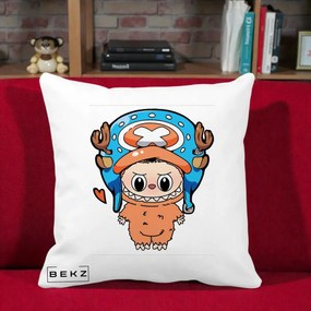 Perna Personalizata Labubu x Tony Tony Chopper, 40x40 cm, Alba Mata, Husa Detasabila, Perna Inclusa, BEKZ®
