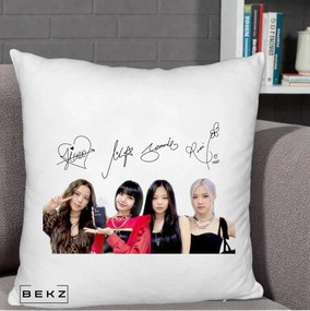 Perna Personalizata K-pop BLACKPINK Semnaturi, 40x40 cm, Alb Pufos, Husa Detasabila, Perna Inclusa, BEKZ®