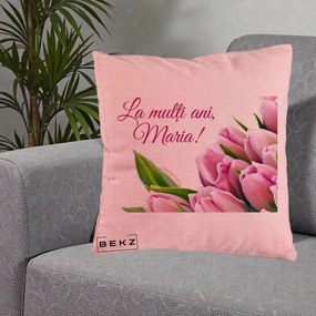 Cadou de Onomastica - Perna Personalizata La Multi Ani Maria Lalele, 40x40 cm, Roz, Husa Detasabila, Perna Inclusa, BEKZ®