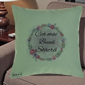 Cadou pentru Soacra - Perna Personalizata Cea mai Buna Soacra cu Coronita Flori Roz si Mov, 40x40 cm, Verde, Husa Detasabila, Perna Inclusa, BEKZ®
