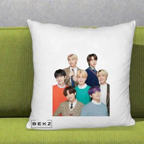 Perna Personalizata K-pop BTS Fotografie Grup Tinute Elegante, 40x40 cm, Alb Pufos, Husa Detasabila, Perna Inclusa, BEKZ®
