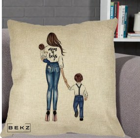 Cadou pentru Mama - Perna Personalizata Mom of Boys Mama cu Baietii, 40x40 cm, Crem, Husa Detasabila, Perna Inclusa, BEKZ®