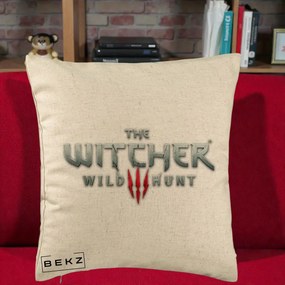 Perna Personalizata The Witcher 3 Wild Hunt, 40x40 cm, Bej, Husa Detasabila, Perna Inclusa, BEKZ®