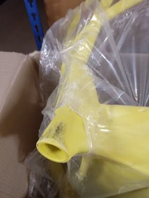 PROMO SCAUN GALBEN DIN PLASTIC KATO AL DOILEA RANG