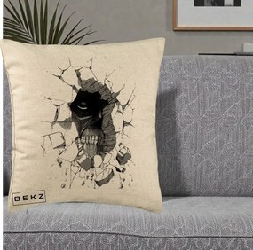 Perna Personalizata Attack on Titan Titan Crapand Zidul, 40x40 cm, Bej, Husa Detasabila, Perna Inclusa, BEKZ®