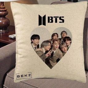 Perna Personalizata K-pop BTS Grup Fotografie in Inima, 40x40 cm, Bej, Husa Detasabila, Perna Inclusa, BEKZ®