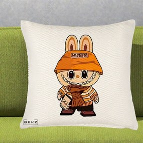 Perna Personalizata Labubu Streetwear Portocaliu, 40x40 cm, Crem Reliefat, Husa Detasabila, Perna Inclusa, BEKZ®