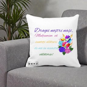 Perna Personalizata Dragii Nostri Nasi Multumim cu Flori Multicolore Colorat, 40x40 cm, Alba Mata, Husa Detasabila, Perna Inclusa, BEKZ®