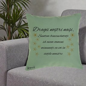 Cadou pentru Nasi - Perna Personalizata Dragii Nostri Nasi Suntem Binecuvantati cu Floricele, 40x40 cm, Verde, Husa Detasabila, Perna Inclusa, BEKZ®