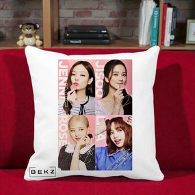 Perna Personalizata K-pop BLACKPINK Colaj 4 Portrete cu Semnature, 40x40 cm, Alba Mata, Husa Detasabila, Perna Inclusa, BEKZ®