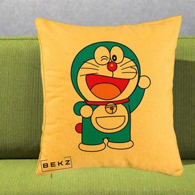Perna Personalizata Doraemon Salutand, 40x40 cm, Galben, Husa Detasabila, Perna Inclusa, BEKZ®