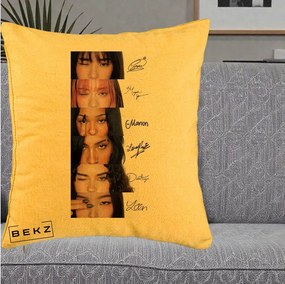 Perna Personalizata K-pop KATSEYE Semnaturi fara Foto, 40x40 cm, Galben, Husa Detasabila, Perna Inclusa, BEKZ®