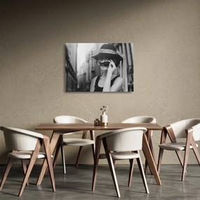 Tablou pe sticlă cu femeie (70x50 cm)