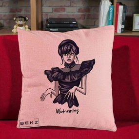 Perna Personalizata Wednesday Addams Dans Gotic, 40x40 cm, Roz, Husa Detasabila, Perna Inclusa, BEKZ®
