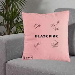 Perna Personalizata K-pop BLACKPINK Tinute Negre Grup Simplu, 40x40 cm, Roz, Husa Detasabila, Perna Inclusa, BEKZ®